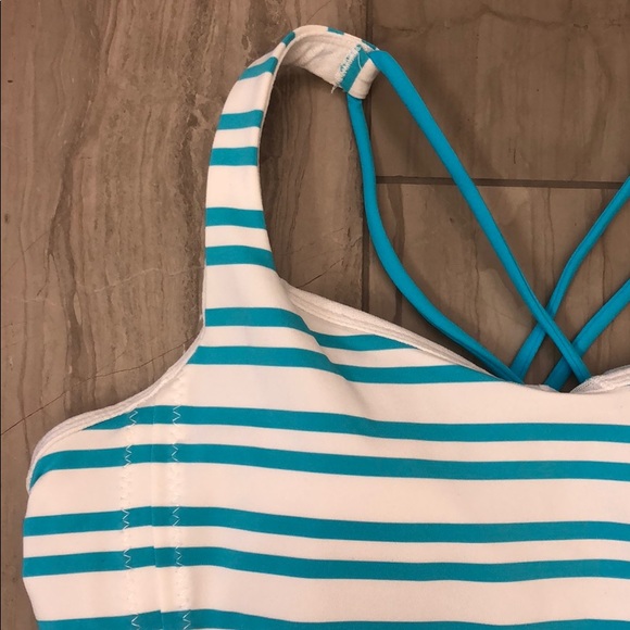 Lululemon tank Medium - Picture 2 of 5